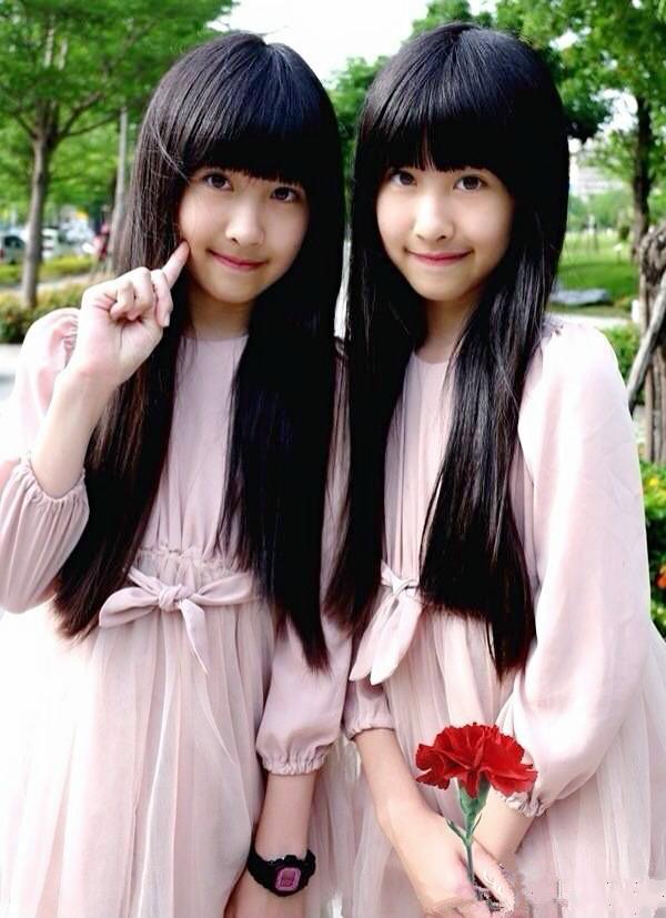 网上最可爱的双胞胎长大了现在变成了这样