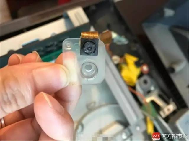 酒店电视机里竟藏针孔摄像头!女住客称曾对着换衣服,裸体走动