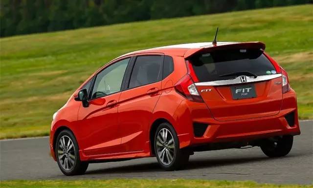 原厂前后包围大扰流，欧版新款飞度才是真正的本田