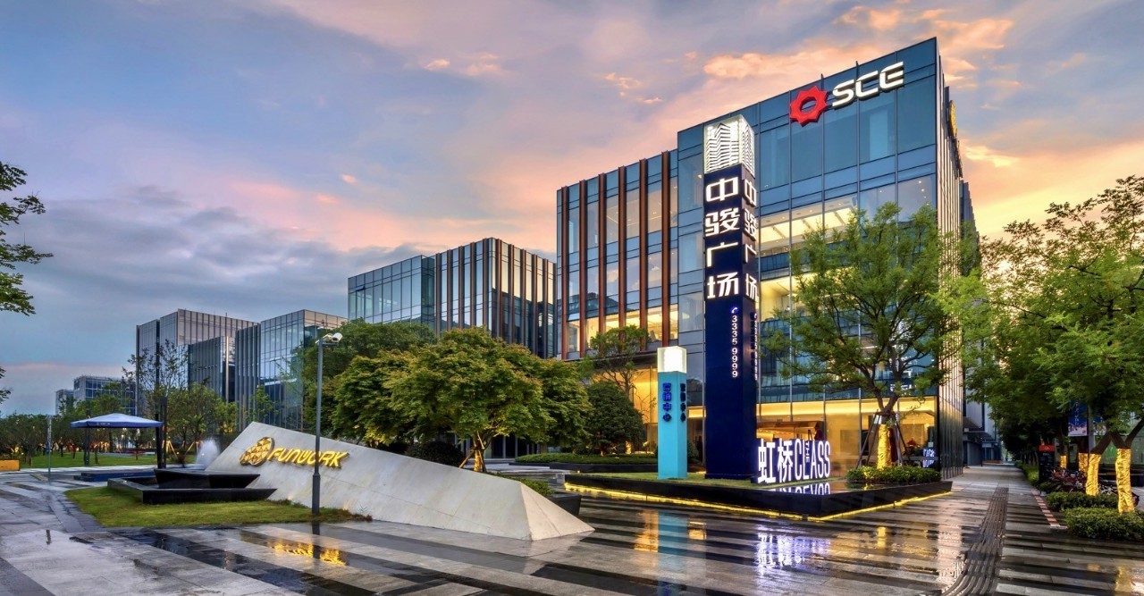 上海中骏广场实景图