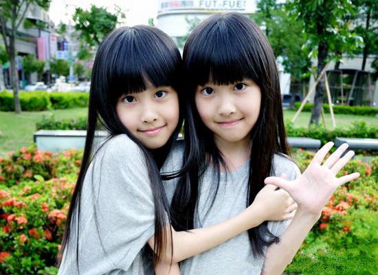 网上最可爱的双胞胎长大了现在变成了这样