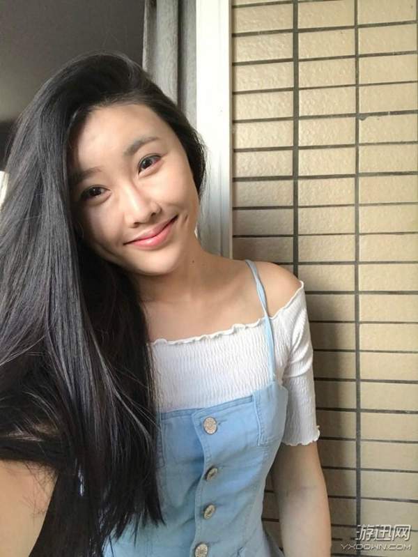 女主播阿怡晒四张素颜照网友阿姨你好憔悴啊