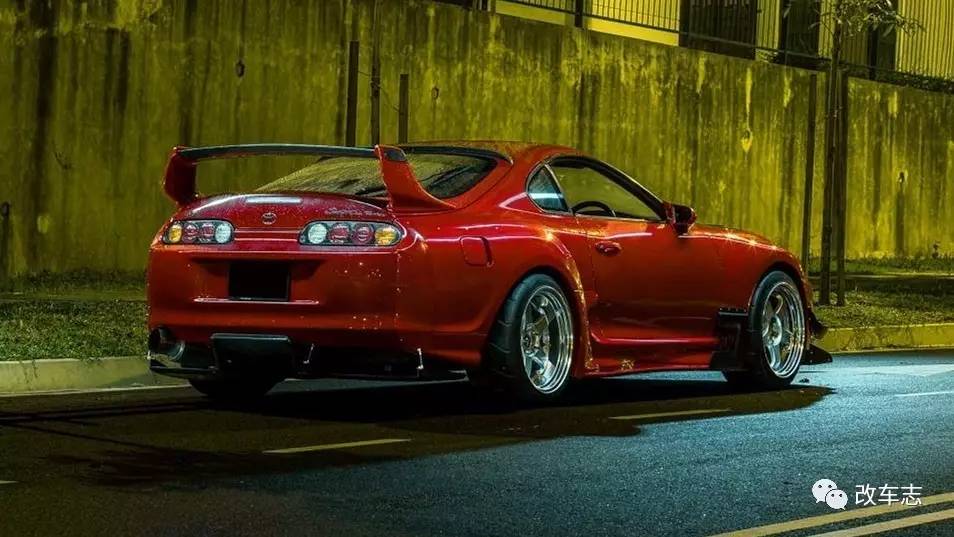 全新宝马Z4和丰田新Supra竟有血缘关系，论拉风撩妹谁更强？