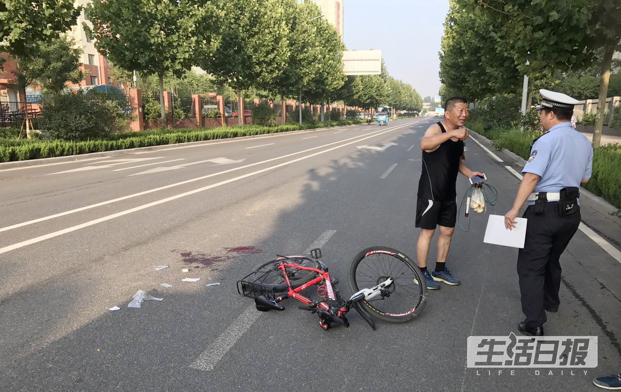 谁的错济南一自行车主干道逆行被撞肇事三轮无牌无证还逃逸