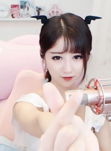 龙珠一姐cos不知火舞!土豪按耐不住砸钱为红颜