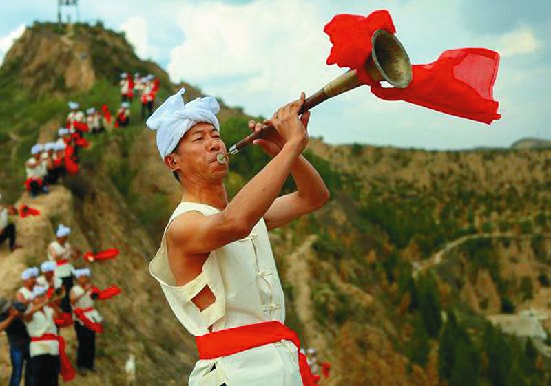 全国唢呐高手米脂献艺 两万多名群众前往观看