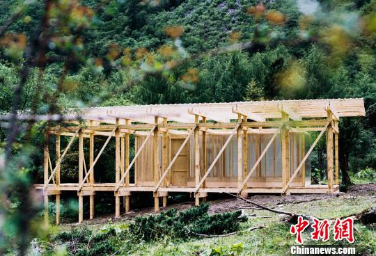 41位“建筑师”4天在深山建起庇护所 为村民遮风挡雨|大沟|庇护所|梁宏_新浪新闻