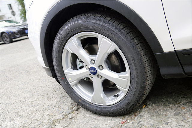 颜值配置都升级 竞品车主聊翼虎虎跃型