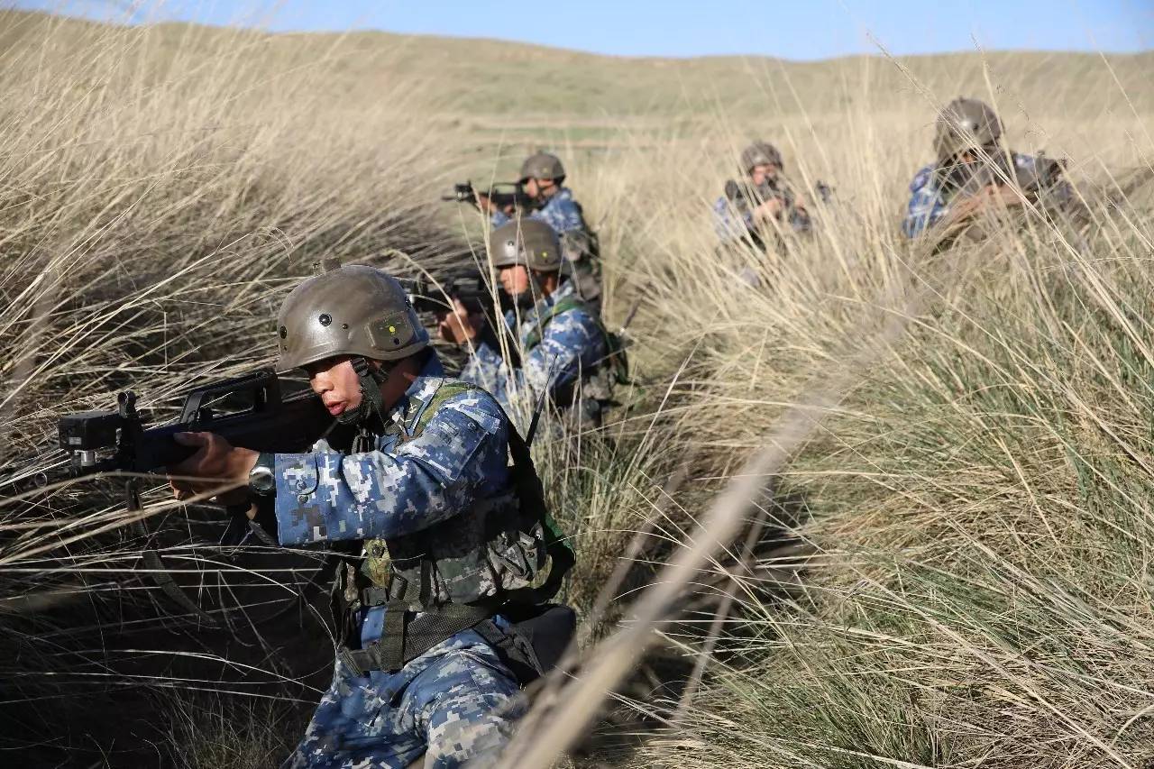 与30余支精锐交手鲜有败绩你要找的中国第一蓝军旅在这里宣传片