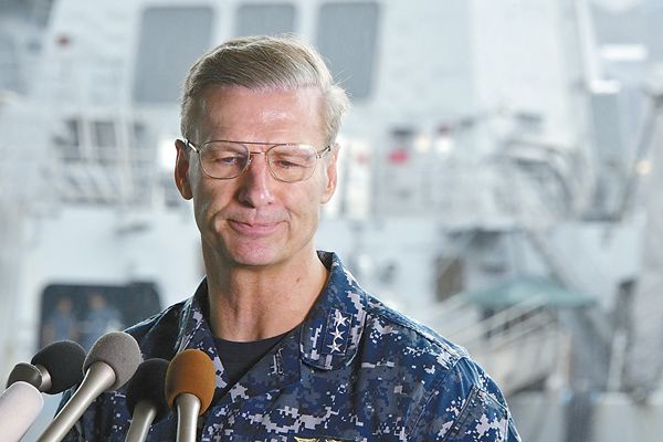 据美媒报道,因近期发生的多起撞船事故,第七舰队司令,海军中将奥库安