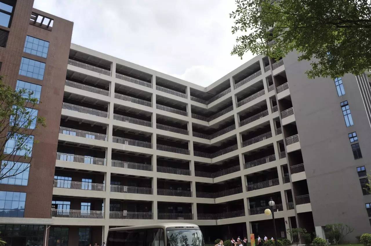 教室宿舍"颜值高",学生投币就可用洗衣机…|凤凰|中学|广州_新浪新闻