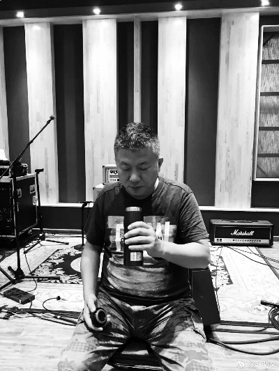网搜保温杯 6成是小青年|保温杯|赵明义|黑豹乐队_新浪新闻