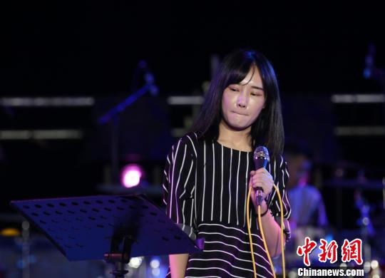 国内民谣"大咖"唱响东方盐湖城 李志压轴登场