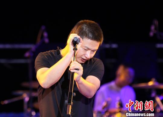 国内民谣"大咖"唱响东方盐湖城 李志压轴登场