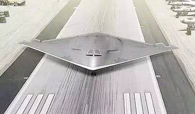 轰20现身国内某机场