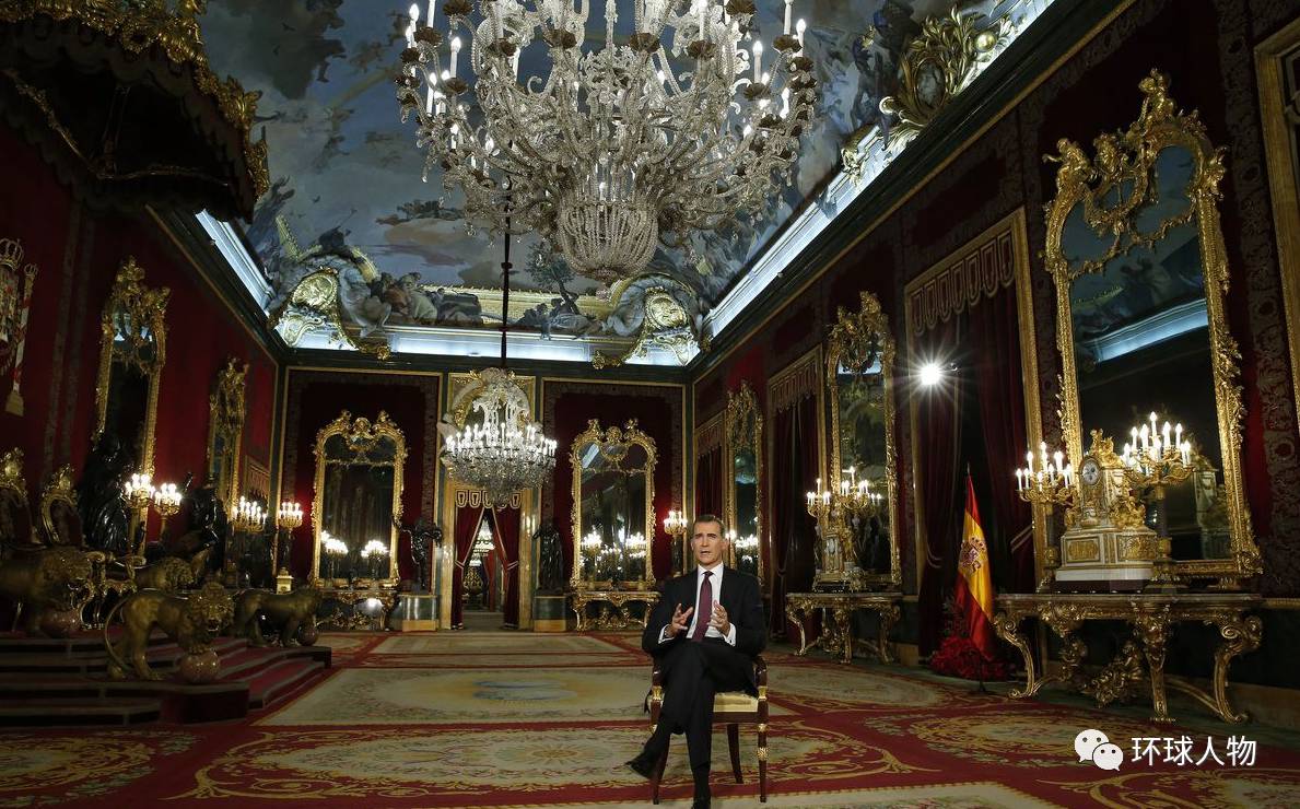 他是西班牙的三高国王,娶了灰姑娘,生了天仙