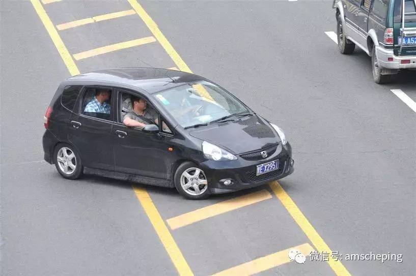 吐槽丨让人骂亲戚的无良驾车行为 你占了几项？