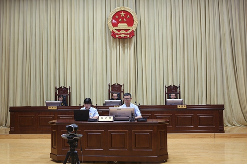 甘肃省兰州市中级人民法院在二楼大审判法庭对甘肃省委原副秘书长,省