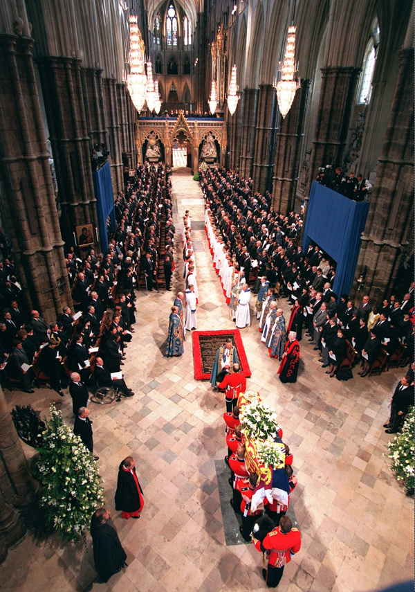 1997年9月6日,戴安娜的葬礼在威斯敏斯特教堂举行.东方ic