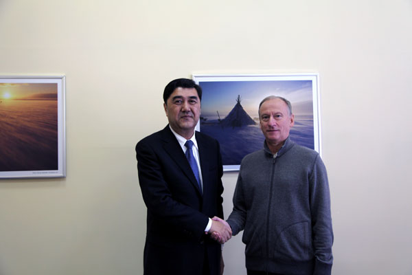 努尔·白克力会见俄罗斯联邦国家安全委员