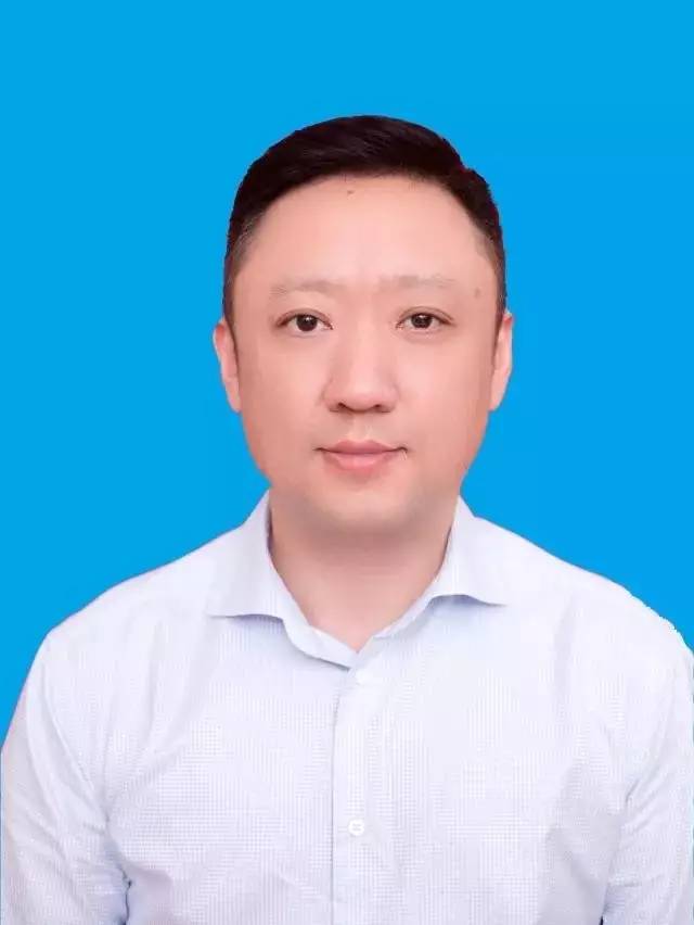 现任曲江新区管委会招商服务局局长,拟任西安市投资合作委员会副主任.