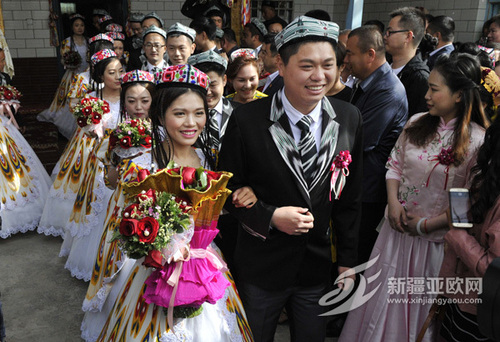 围绕总目标新疆再出发图说新疆之民族团结篇