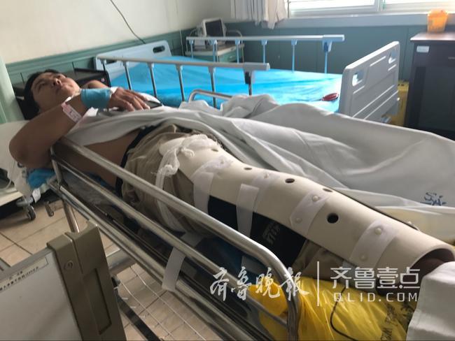 送餐途中被施工缆线绊倒济南一外卖小哥摔骨折入院