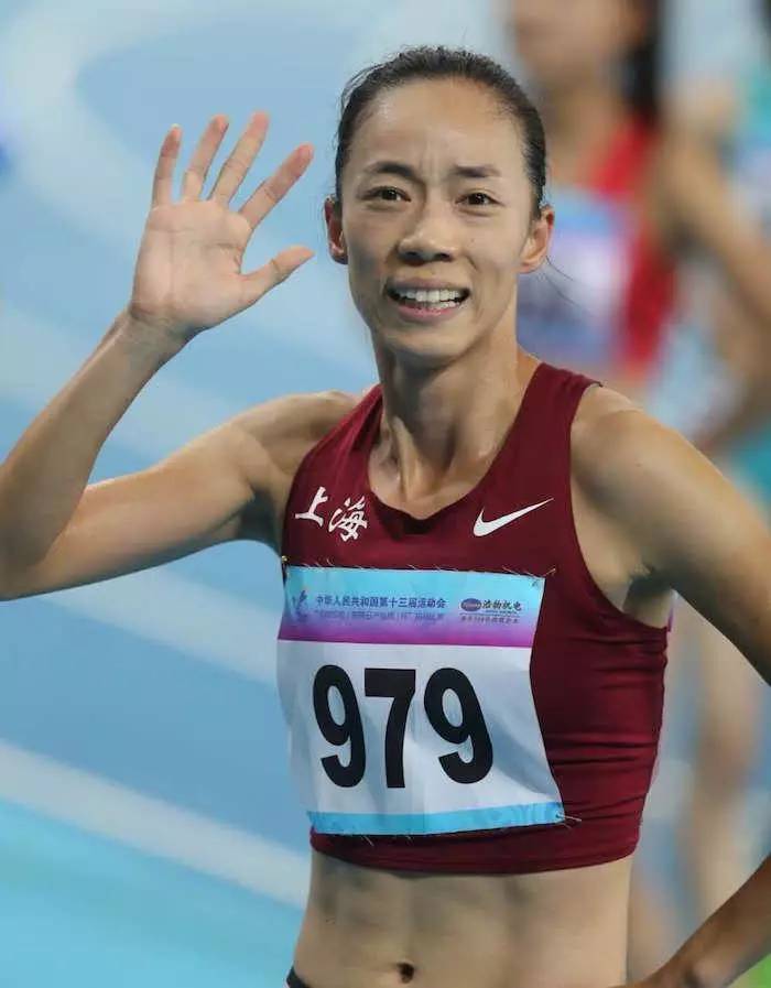 赵婧在引人关注的全运会男女百米飞人大战中,浙江队谢震业和广西队