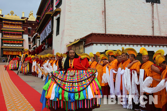 十一世班禅首抵藏东明珠昌都开展社会调研和佛事活动