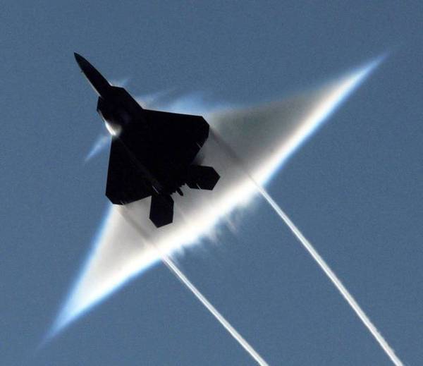 中美最强战机对比:f22锈迹斑斑,歼20如银河战舰