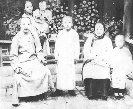 光绪年间的全家福|夫人|乐镜宇|宏济堂_新浪新闻