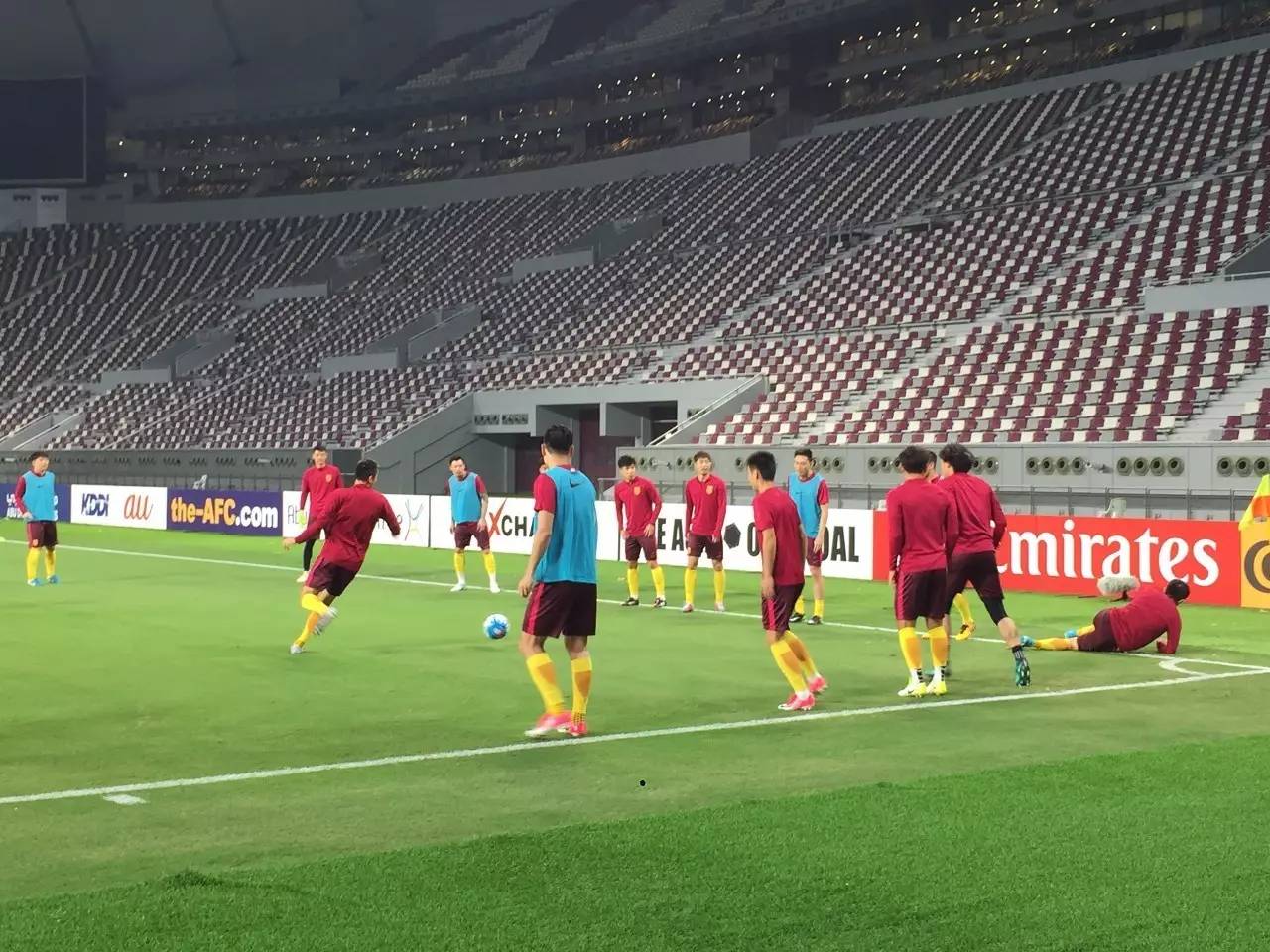 国足VS卡塔尔一线生机,里皮:不惜一切代价,放