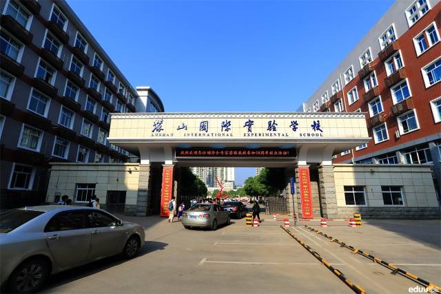 周南中学新校门火了,快看长沙哪个中学的校门最美,是你母校吗?