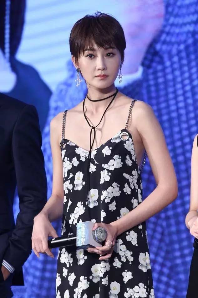 她是"佟大为前妻",敢爱敢恨被成龙大赞,如今30多岁美出了17岁的模样!