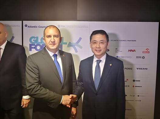 躲过了小鲜肉没躲过这位新时代男神