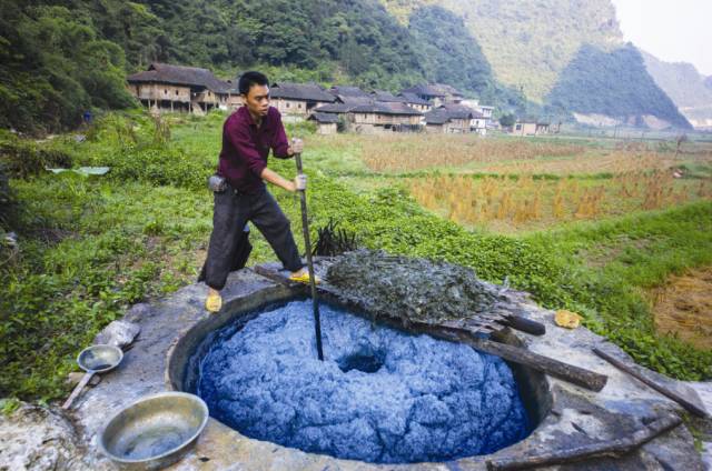荔波山野间的蓝靛色