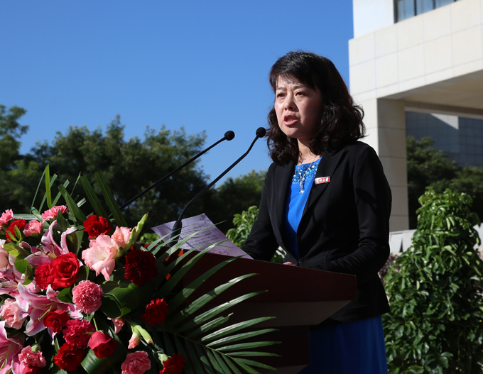 学校优秀教师代表,化学化工学院教授唐瑜,学生代表,外国语学院2015级