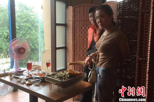 男子三亚遇美女酒托 些许消费花千元被3大汉骂