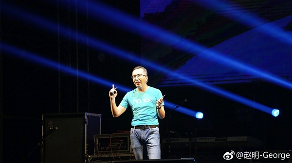 现在小米,vivo,华为,金立等品牌都将在本月推出新的全面屏手机,作为