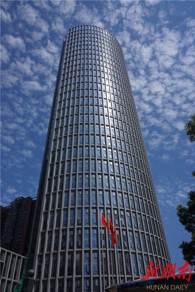 身未动名已远保险巨头抢先入驻新湖南大厦