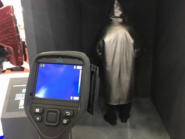 2016中国珠海航展惊现隐身衣穿上它红外完全探测不到歼-20隐身性方面