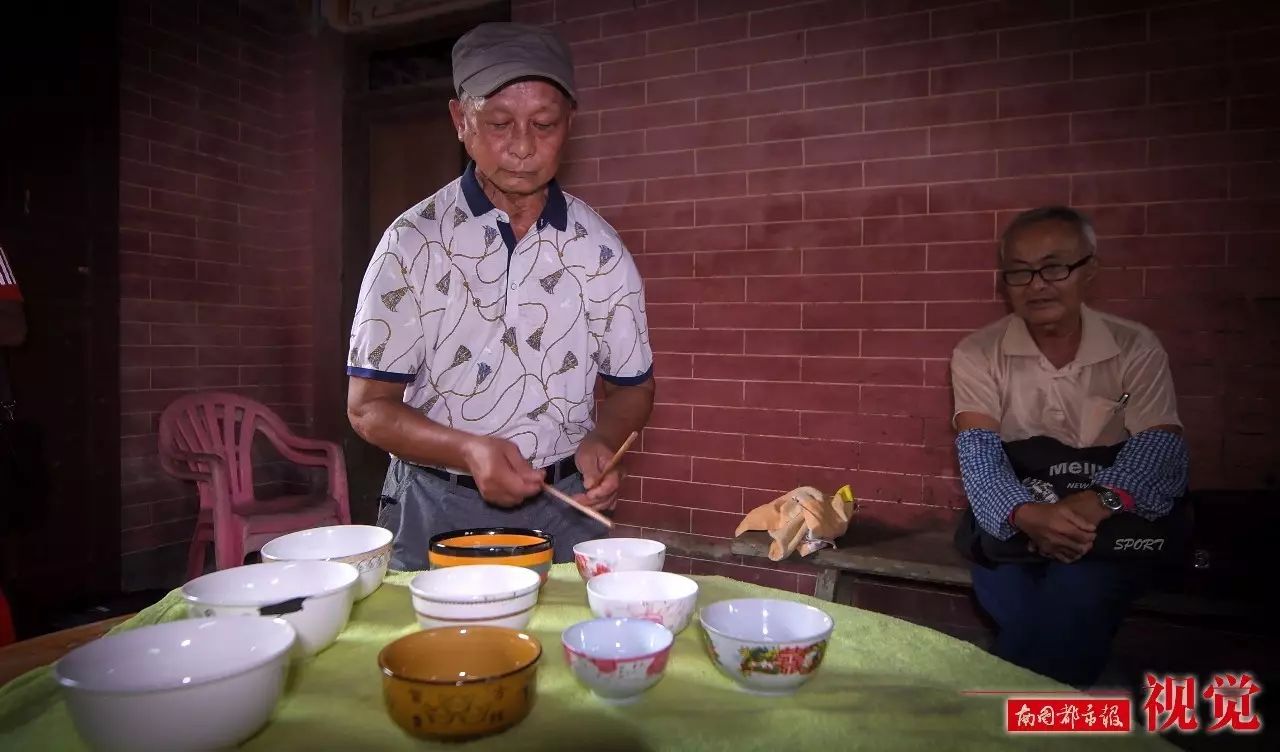 文昌七旬大爷用碗奏出"魔音"迷翻网友|网红|邢增华|音乐_新浪新闻