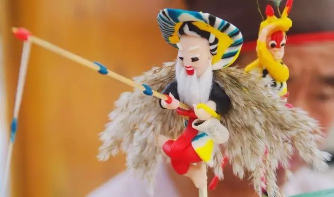 歪果仁捏面人,so 大熊猫长成了这样,哈哈哈哈