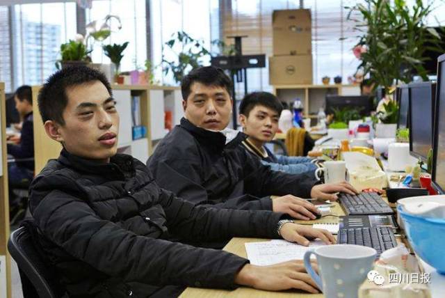 用人单位违法安排职工加班加点,必须承担相应法律责任,由劳动行政部门