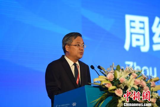 图为广西南宁市市长周红波在论坛上致辞. 俞靖 摄