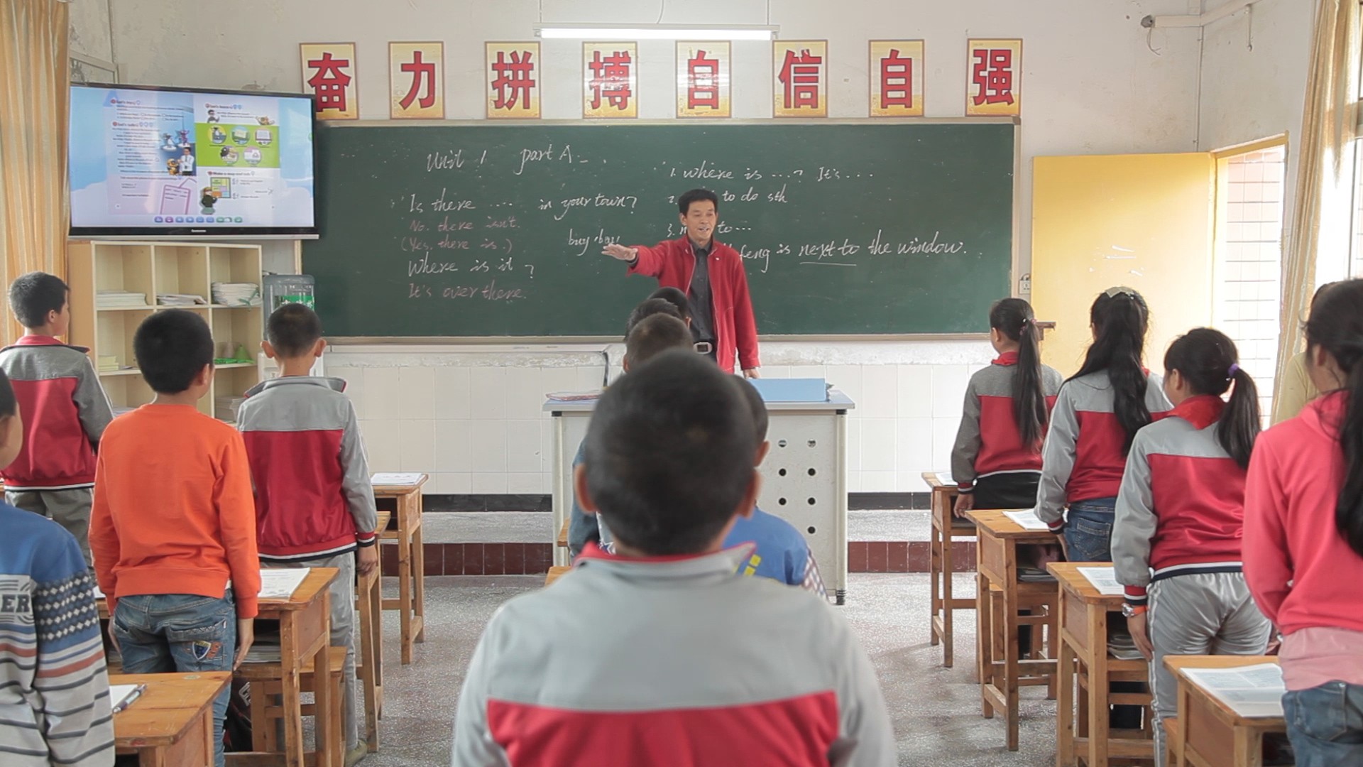 教师节|边抗癌边教书,他撑起了乡村孩子们的梦.李老师,节日快乐