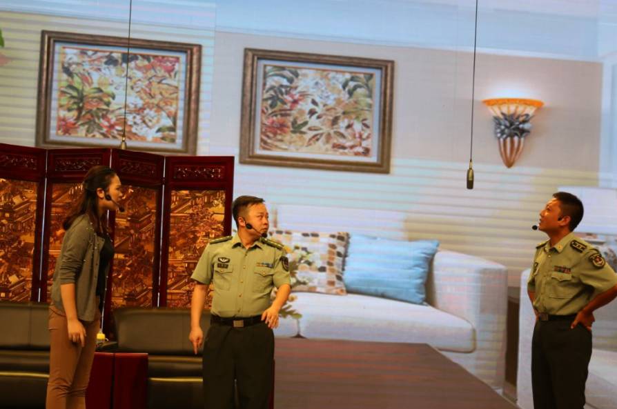 丹心一片映铁甲!陆军装甲兵学院热烈庆祝第33