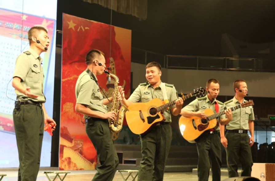 丹心一片映铁甲!陆军装甲兵学院热烈庆祝第33