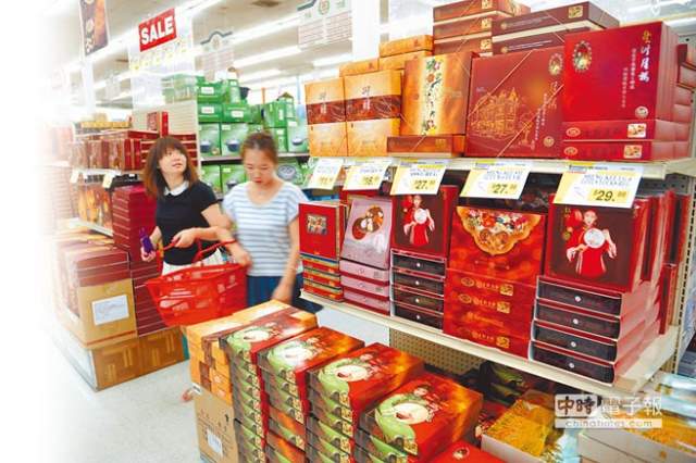 老外 爱上中秋节开始抢购月饼 让人回味的中国点心 手机新浪网