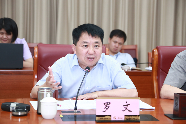 罗文赴广东省调研制造业创新中心